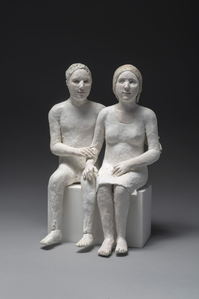 Agnès Baillon, « Joyeux couple », Papier mâché, Hauteur : 34 cm